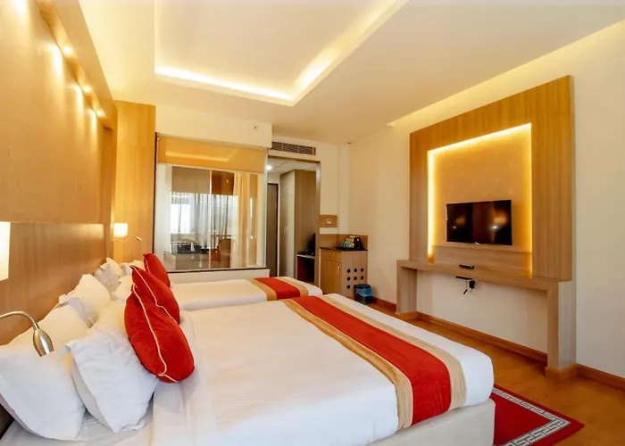 Landmark Hotel 4*